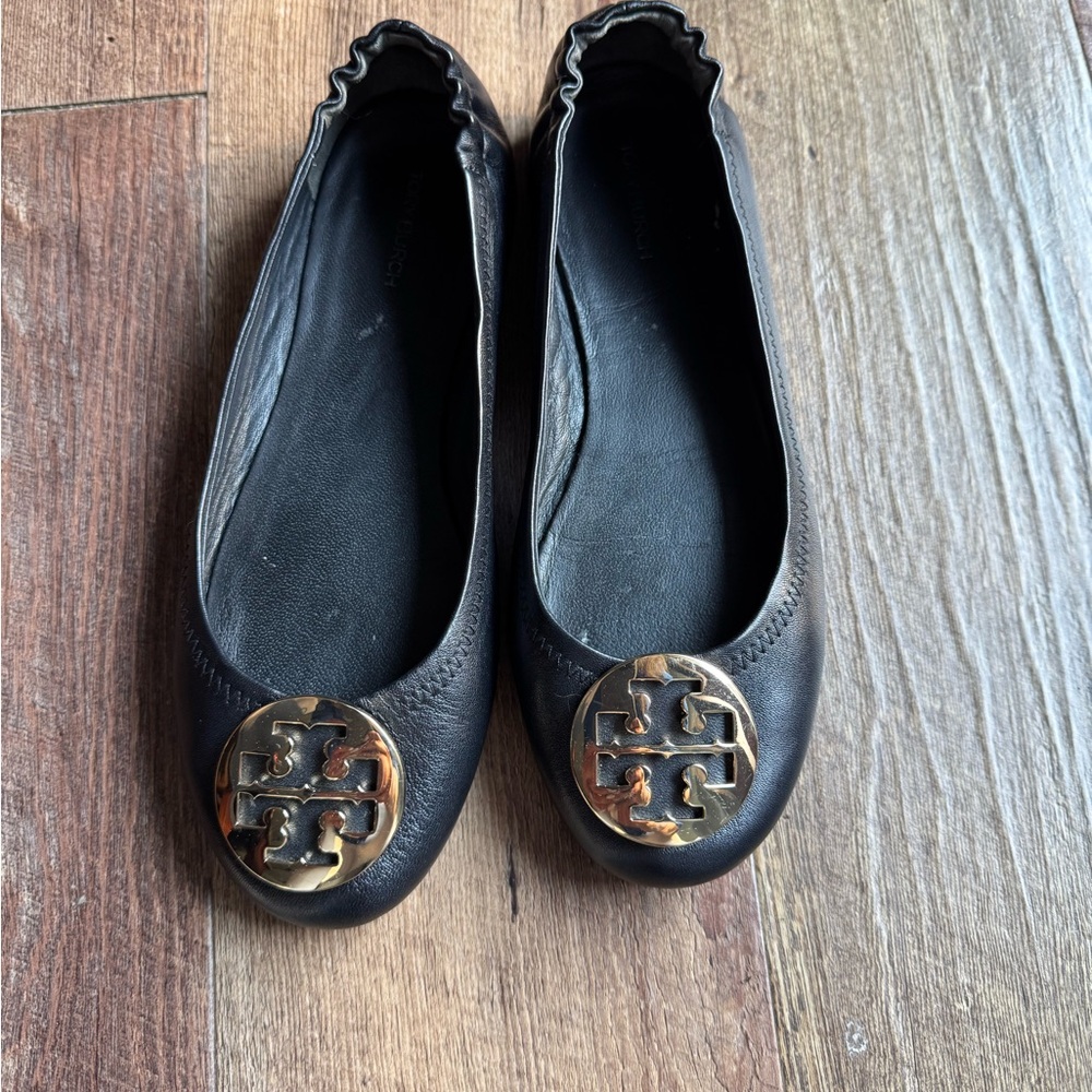 Tory Burch Black Leather Flats with Logo size 8
